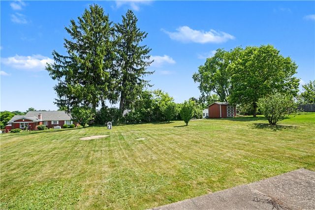 2107 Lynwood Dr, Hopewell Twp, PA 15001