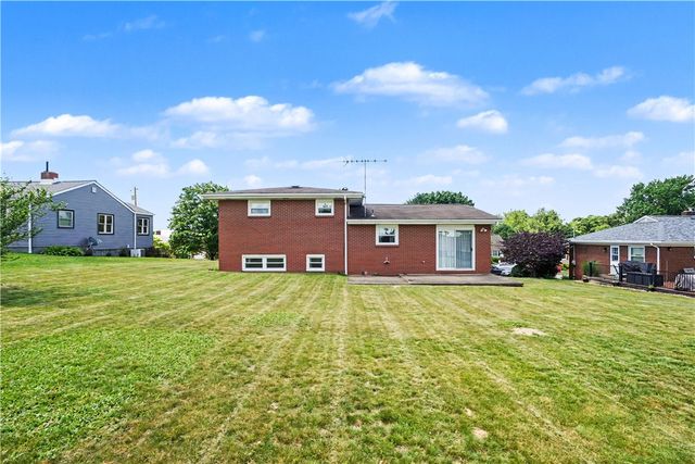 2107 Lynwood Dr, Hopewell Twp, PA 15001