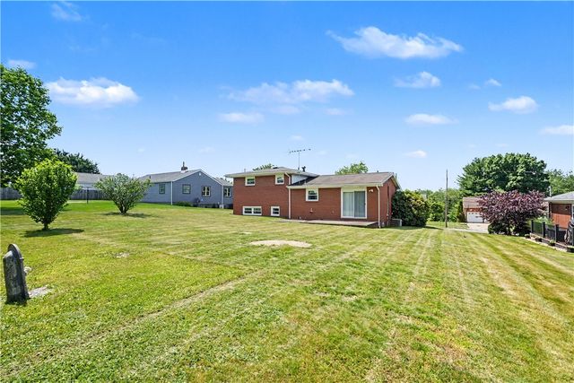 2107 Lynwood Dr, Hopewell Twp, PA 15001