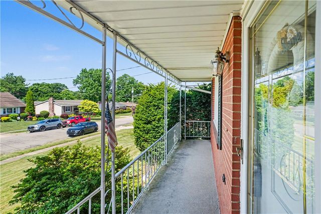 2107 Lynwood Dr, Hopewell Twp, PA 15001