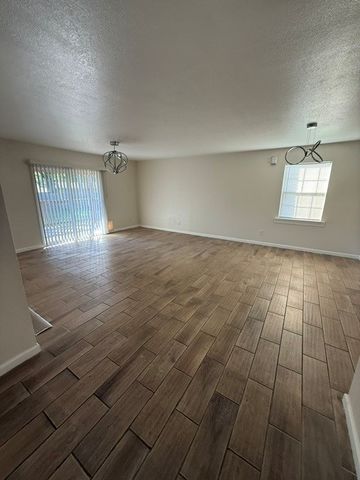 4672 S Urbana Avenue S, Tulsa, OK 74137