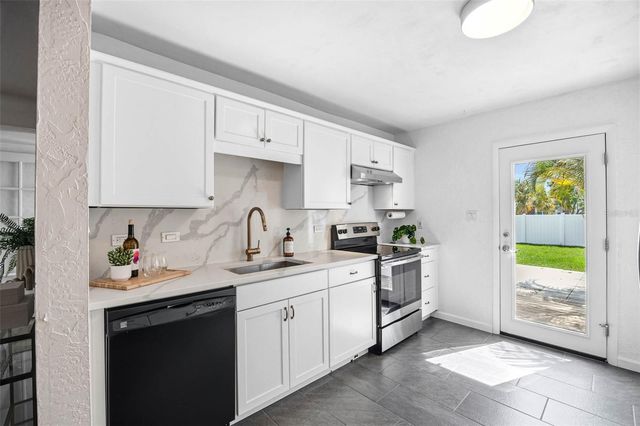 5931 MANGROVE STREET N, St Petersburg, FL 33703