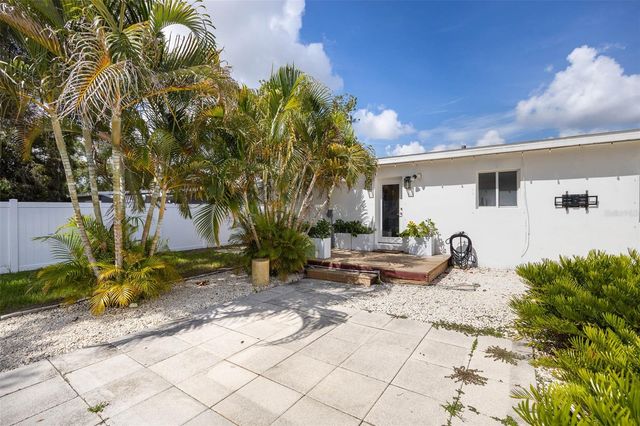 5931 MANGROVE STREET N, St Petersburg, FL 33703