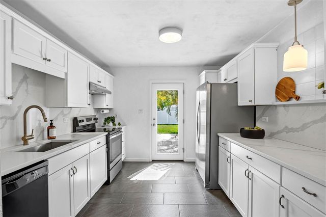 5931 MANGROVE STREET N, St Petersburg, FL 33703