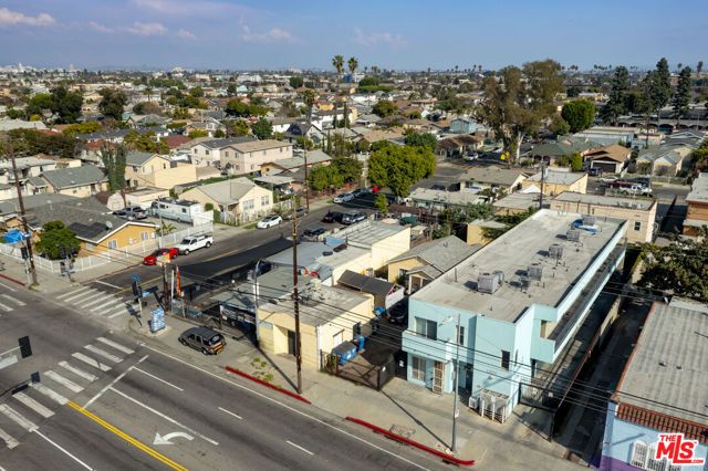 6804 S Hoover Street, Los Angeles, CA 90044