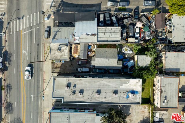 6804 S Hoover Street, Los Angeles, CA 90044