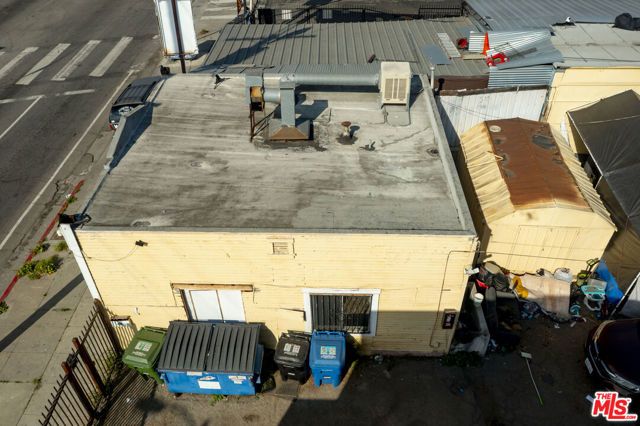 6804 S Hoover Street, Los Angeles, CA 90044