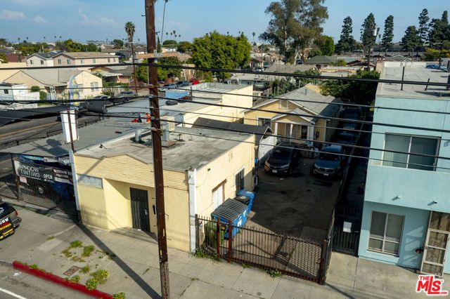 6804 S Hoover Street, Los Angeles, CA 90044