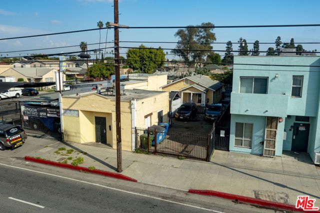 6804 S Hoover Street, Los Angeles, CA 90044