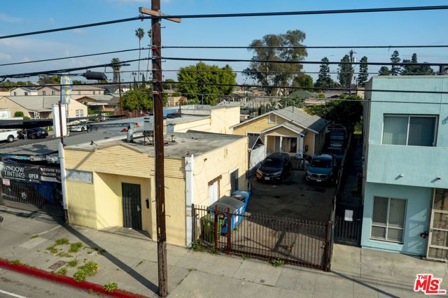 6804 S Hoover Street, Los Angeles, CA 90044