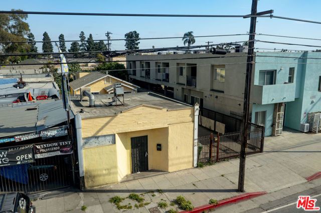 6804 S Hoover Street, Los Angeles, CA 90044