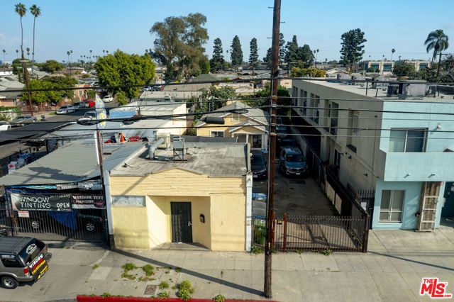 6804 S Hoover Street, Los Angeles, CA 90044