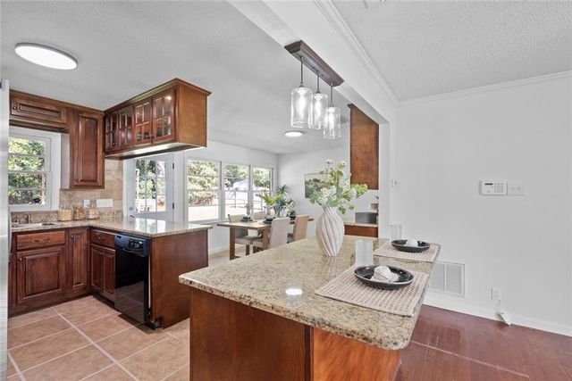 1019 St Moritz Drive W, Mobile, AL 36608