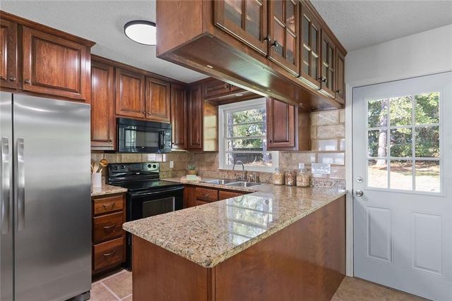1019 St Moritz Drive W, Mobile, AL 36608