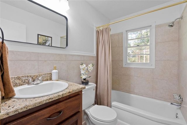 1019 St Moritz Drive W, Mobile, AL 36608