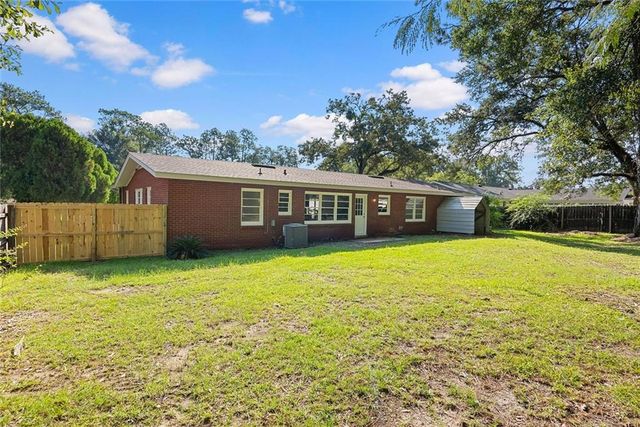 1019 St Moritz Drive W, Mobile, AL 36608