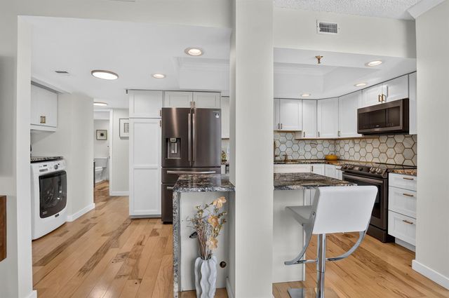 6845 Willow Wood Drive 3044, Boca Raton, FL 33434