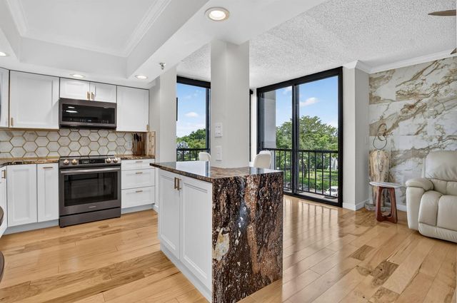 6845 Willow Wood Drive 3044, Boca Raton, FL 33434