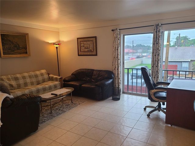 2763 WOODGATE LANE 207, Sarasota, FL 34231