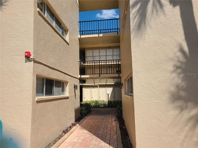 2763 WOODGATE LANE 207, Sarasota, FL 34231