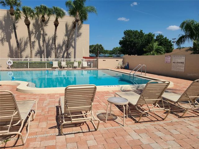 2763 WOODGATE LANE 207, Sarasota, FL 34231