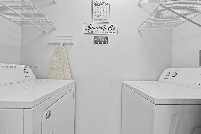 903 NE 199th ST 104, Miami, FL 33179