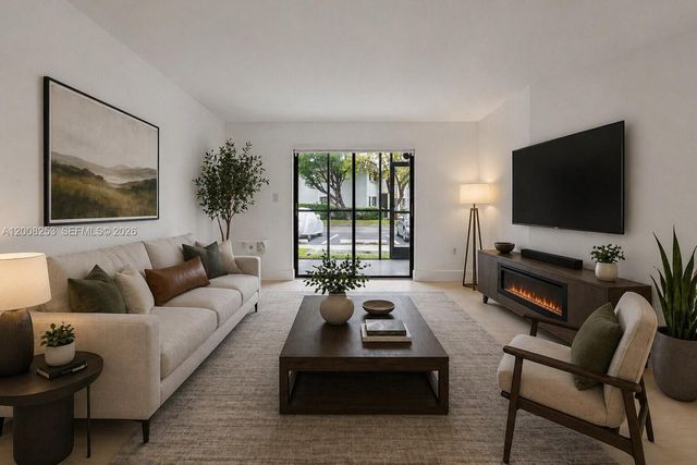 903 NE 199th ST 104, Miami, FL 33179