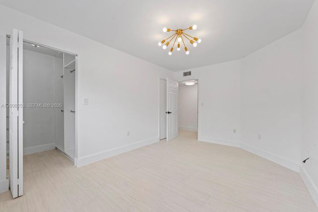 903 NE 199th ST 104, Miami, FL 33179