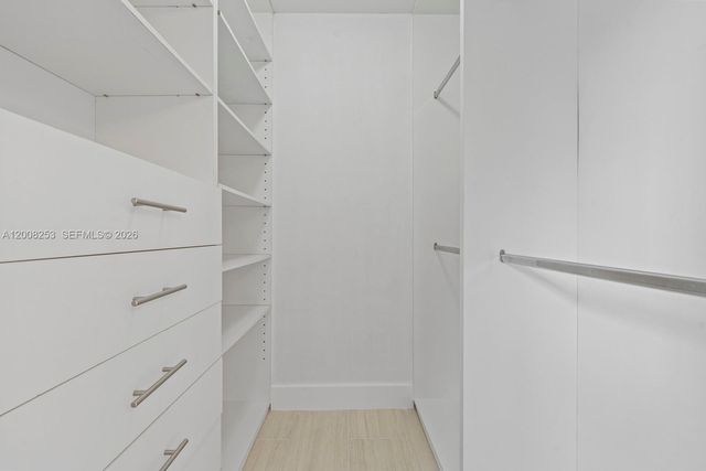 903 NE 199th ST 104, Miami, FL 33179