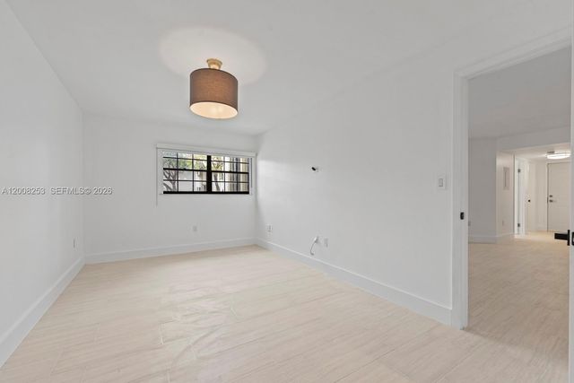 903 NE 199th ST 104, Miami, FL 33179