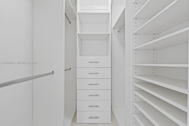 903 NE 199th ST 104, Miami, FL 33179