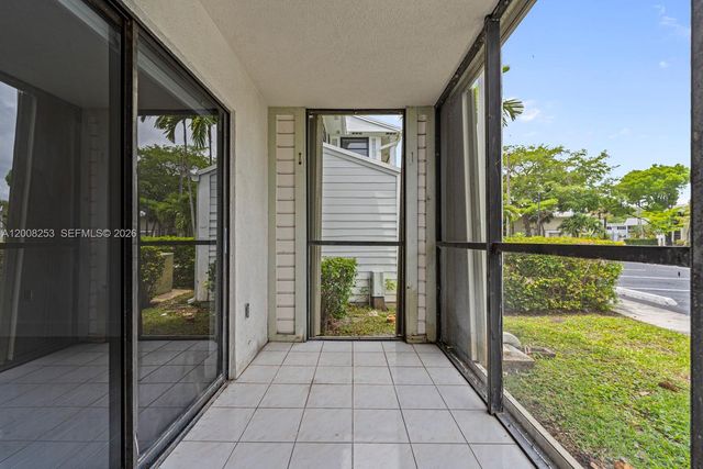 903 NE 199th ST 104, Miami, FL 33179