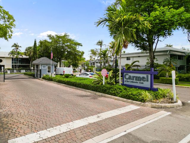 903 NE 199th ST 104, Miami, FL 33179