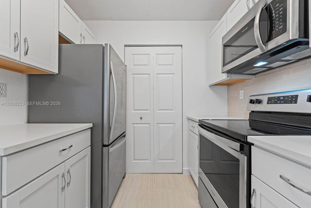 903 NE 199th ST 104, Miami, FL 33179