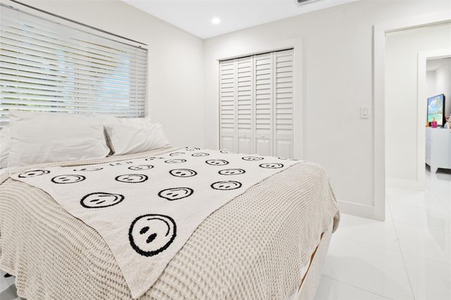 21100 Highland Lakes Blvd, Miami, FL 33179