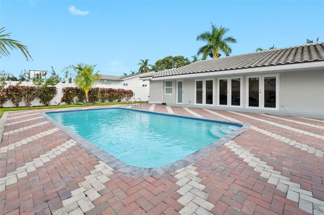 21100 Highland Lakes Blvd, Miami, FL 33179