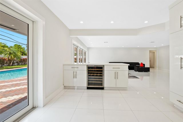 21100 Highland Lakes Blvd, Miami, FL 33179