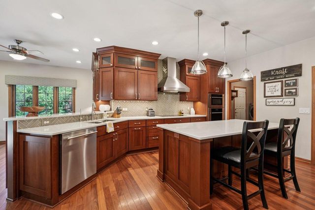 5408 Oldfield DRIVE, Caledonia, WI 53108