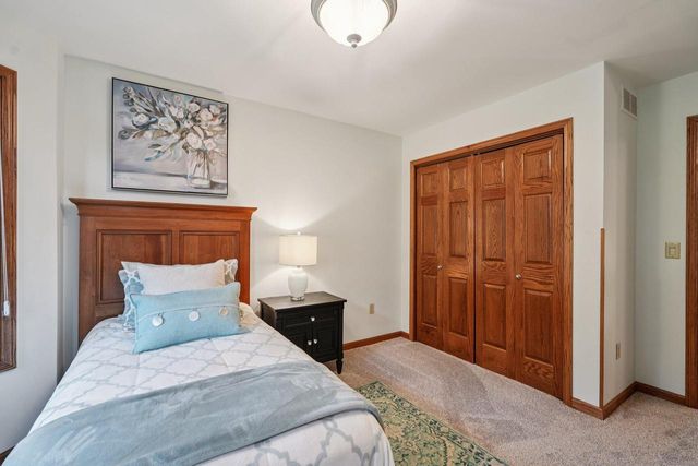 5408 Oldfield DRIVE, Caledonia, WI 53108