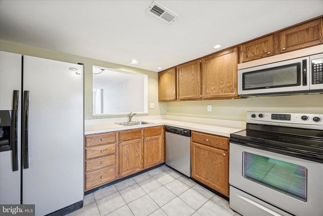 53 TAYLORS WAY, Holland, PA 18966