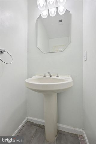 53 TAYLORS WAY, Holland, PA 18966