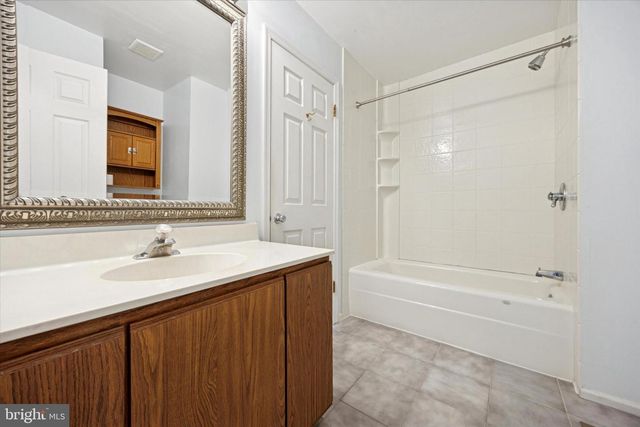 53 TAYLORS WAY, Holland, PA 18966