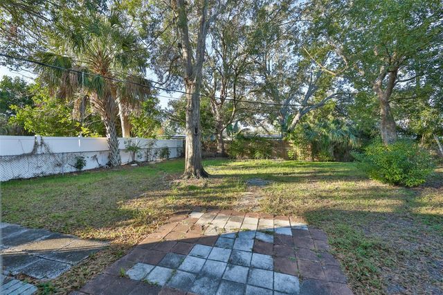 5620 HARDING BOULEVARD NE, St Petersburg, FL 33703