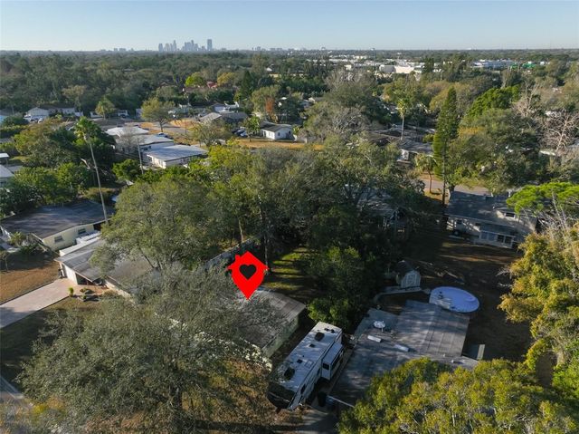 5620 HARDING BOULEVARD NE, St Petersburg, FL 33703