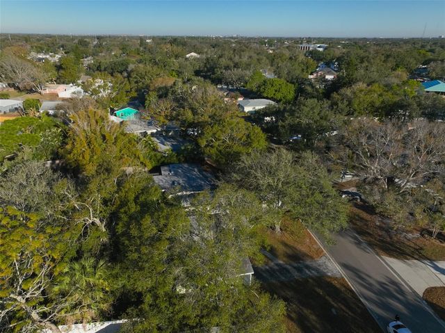 5620 HARDING BOULEVARD NE, St Petersburg, FL 33703