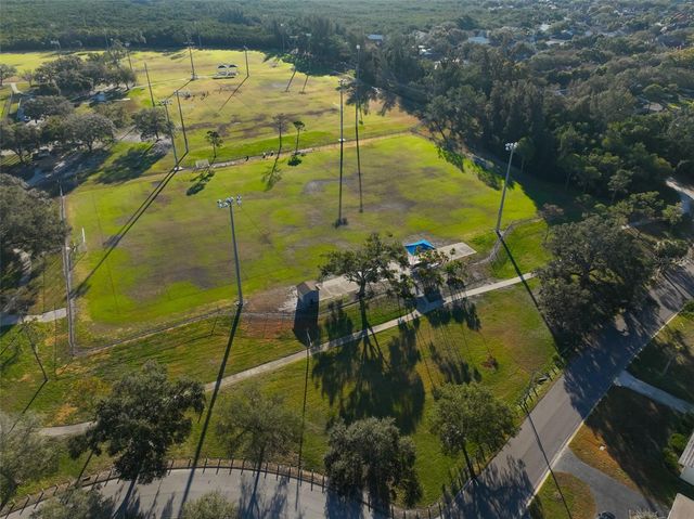 5620 HARDING BOULEVARD NE, St Petersburg, FL 33703