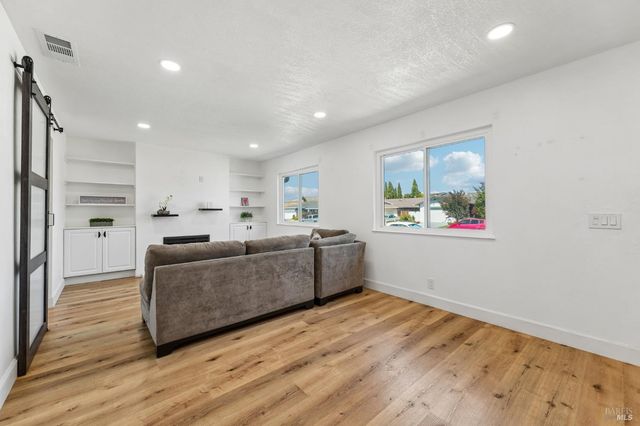 2120 Elliott Dr, American Canyon, CA 94503