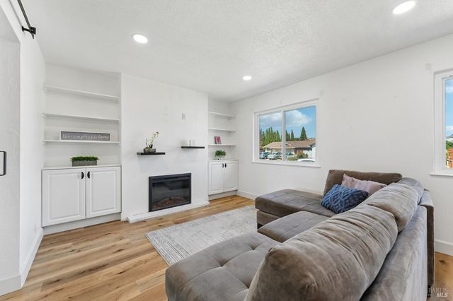 2120 Elliott Dr, American Canyon, CA 94503