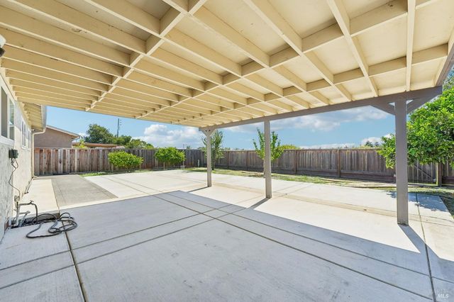 2120 Elliott Dr, American Canyon, CA 94503