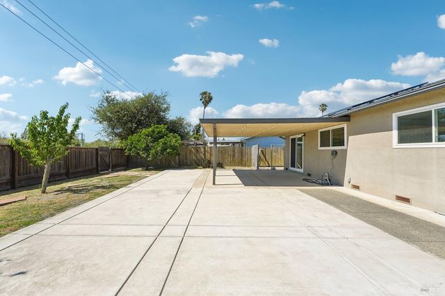 2120 Elliott Dr, American Canyon, CA 94503